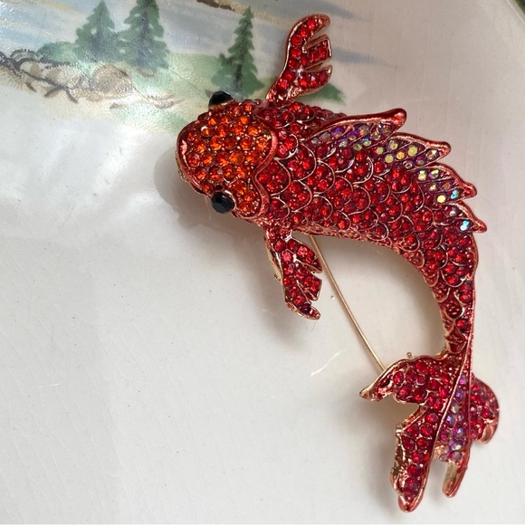 ✨Betsey Johnson Sakana Crystal Brooch - Picture 11 of 12